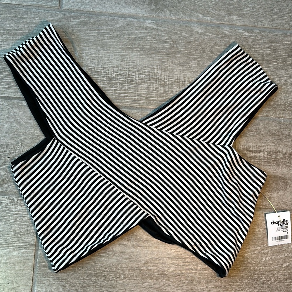 Charlotte Russe Black and White Striped Crop Top NWT Size Large Junior ? - Picture 1 of 12